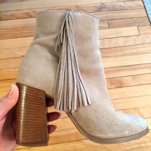 Heeled boots